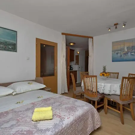 Sun And Sea 3-2 Makarska