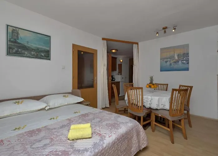 Sun And Sea 3-2 Макарска